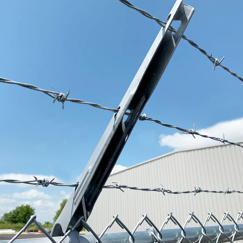 Hot-dipped GI 3 strand barbed iron wire fencing