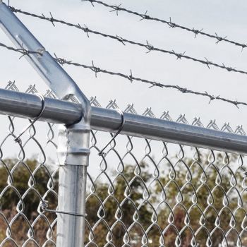 Hot-dipped GI 3 strand barbed iron wire fencing